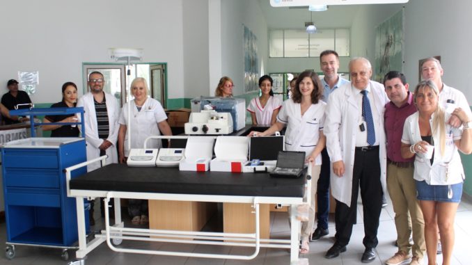 Autoridades y jefes de servicios con el equipamiento incorporado