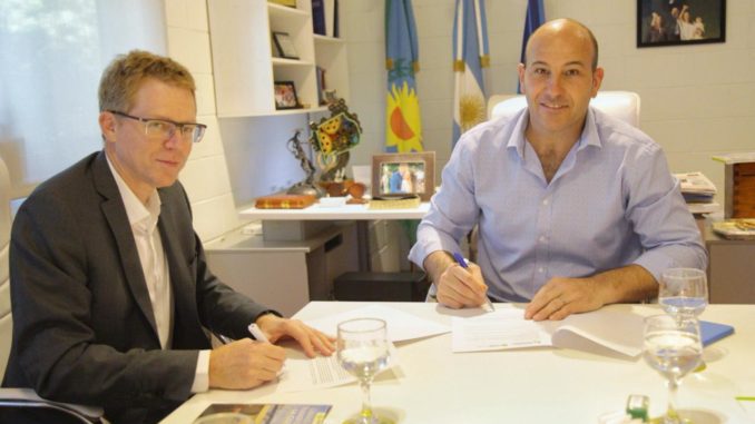 Firma de convenio con el Banco Provincia 1