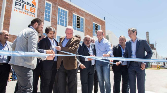 MARTINIANO-MOLINA-DEJÓ-INAUGURADO-EL-PARQUE-INDUSTRIAL-LA-BERNALESA-(1)