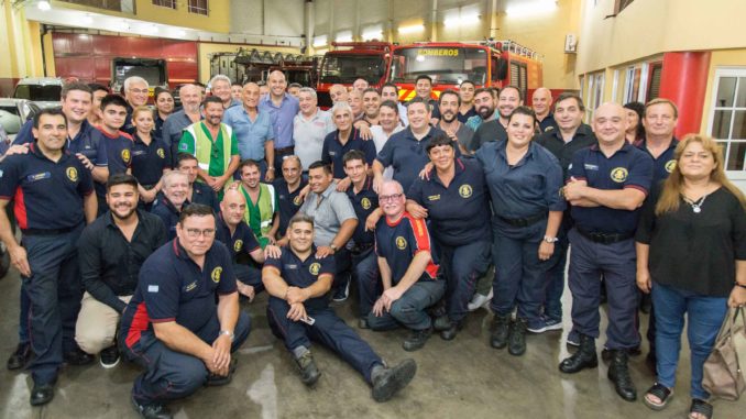 MOLINA-PARTICIPÓ-DE-LA-CENA-DE-FIN-DE-AÑO-DE-LOS-CUERPOS-DE-BOMBEROS-VOLUNTARIOS-DE-LA-CIUDAD------------(1)