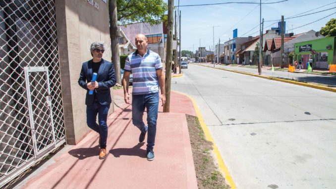 MOLINA-RECORRIÓ-LA-RENOVADA-AVENIDA-MITRE-Y-DIALOGÓ-CON-VECINOS-Y-COMERCIANTES-(1)