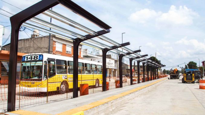 YA-ESTÁN-EN-OBRA-LAS-DIEZ-ESTACIONES-DEL-METROBUS-DE-QUILMES-(1)