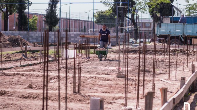 15-11-19. Parque Piñeiro, construcción de gimnasio,