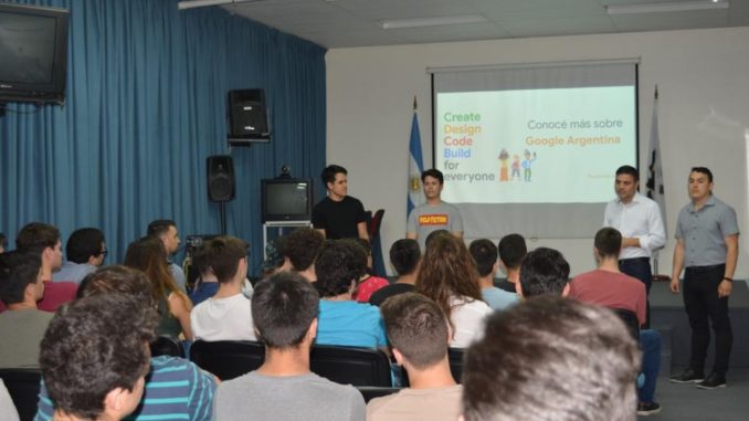 La charla fue dirigida a estudiantes avanzados de Ingeniería y de las Tecnicaturas Universitarias FOTO 1