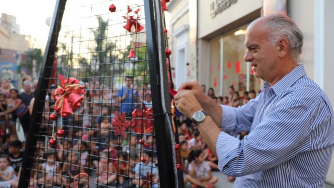 1-LANÚS YA TIENE SU ÁRBOL DE LOS DESEOS 2019-12-10