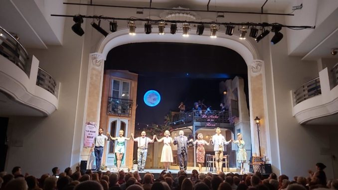 1-MÁS DE 2300 ADULTOS MAYORES DE LANÚS FUERON AL TEATRO. 18-02-20