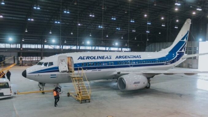 aerolineas avion pintado
