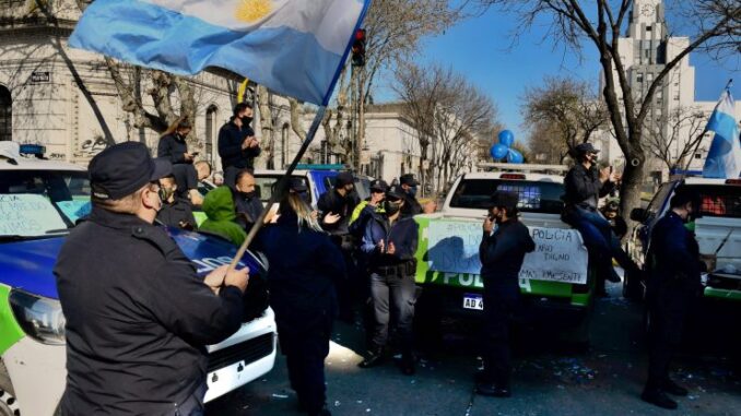 policiabsas1009-scaled-1