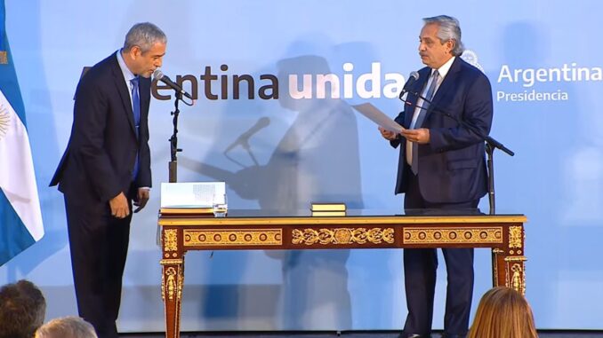 jorge-ferraresi-presto-juramento-el-presidente-fernandez