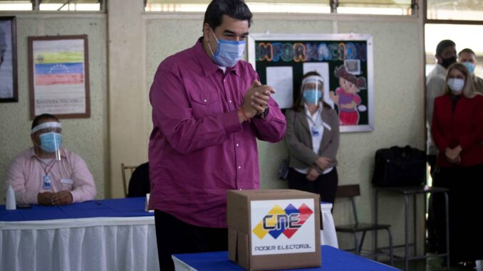 el-chavismo-retoma-el-control-del-legislativo-en-unos-comicios-con-una-gran-abstencion