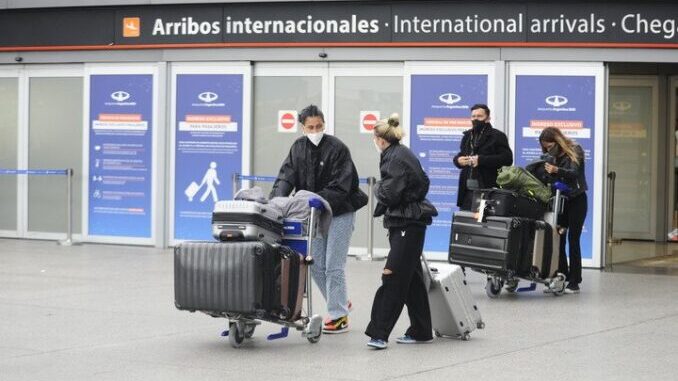 arribo-de-pasajeros-a-eziza_
