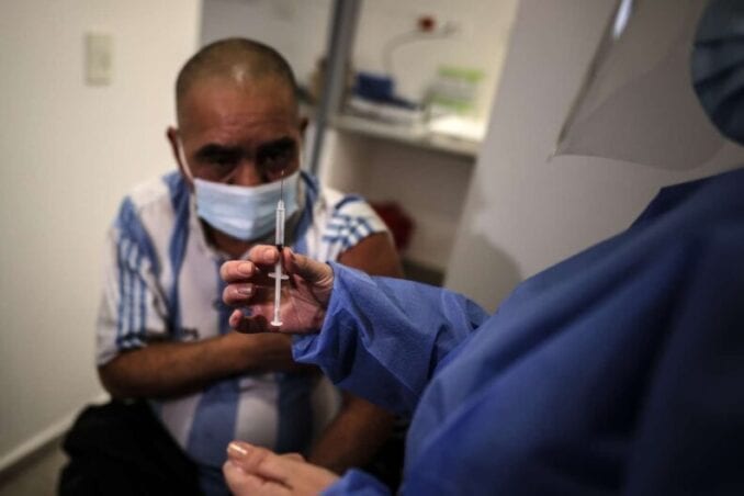 La Argentina superó las 100.000 muertes por coronavirus