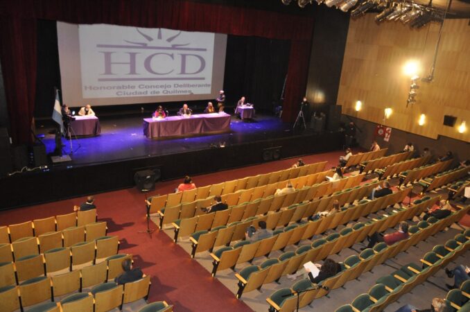 Quilmes: El Concejo Deliberante sesionó en el Teatro Municipal