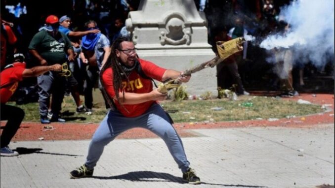 El “Gordo Mortero” busca esconderse detrás de los fueros que puede darle una banca en el Senado