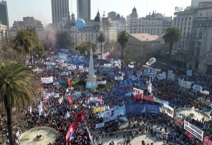 El fuego amigo resulta más dañino que los ataques del adversario ¿Estallido social en medio del proceso electoral?