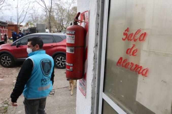 Clausuraron un cuartel de bomberos trucho en Barracas y condenaron a 4 personas responsables