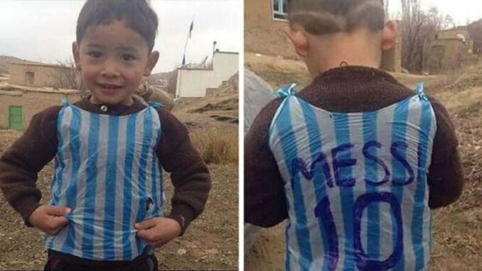 Murtaza Ahmadi: El niño afgano fanático de Messi pide ayuda para salir del país