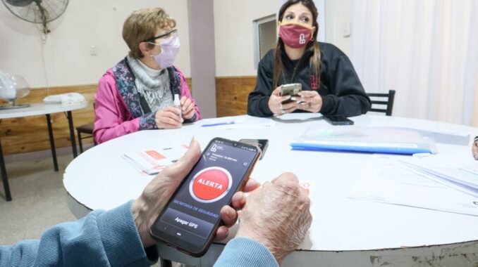 El municipio instalará botones antipánico a adultos mayores en sus propias casas