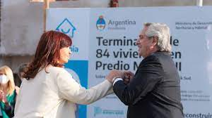 Según el New York Times: "Se desintegra un matrimonio político" entre Alberto Fernández y Cristina Kirchner