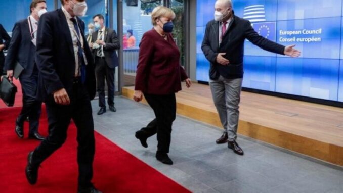 Emotiva despedida de los líderes de la Unión Europea a Angela Merkel