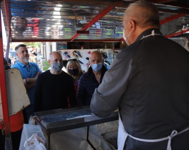 Grindetti y Larreta visitaron una iglesia evangélica y recorrieron la feria Paris de Lomas de Zamora