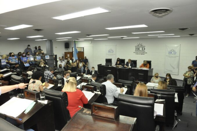 Quilmes: El Concejo Deliberante sesionó volviendo al normal funcionamiento del recinto