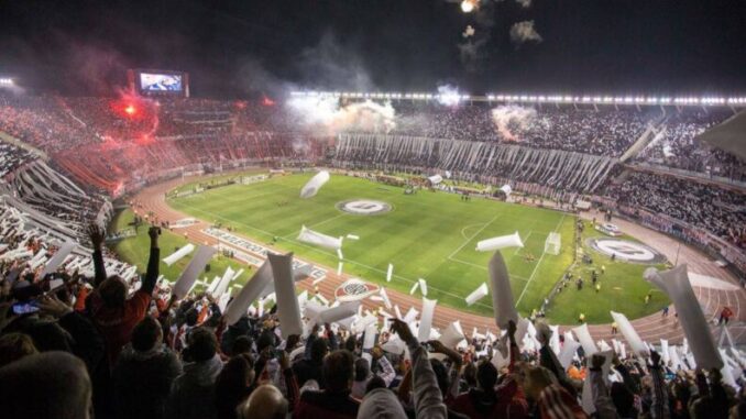 cancha de river llena