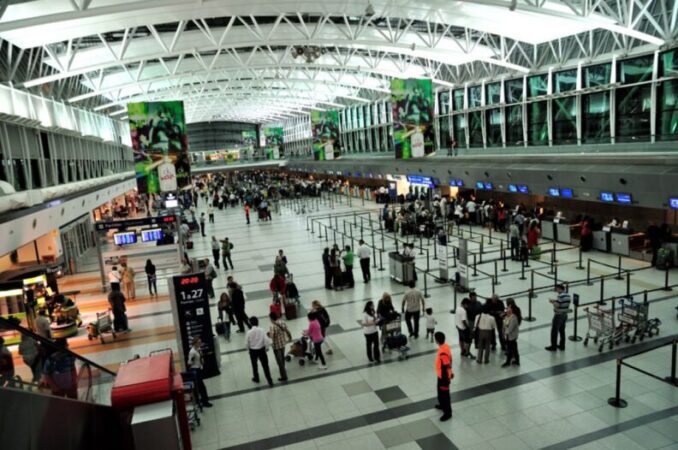 Sin cupo: Rutas y aerolíneas internacionales que regresan al país
