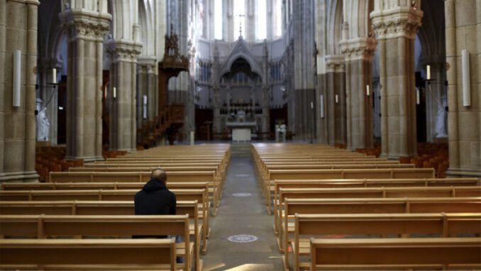 Iglesia católica de Francia: Un documento identificó unos 3.000 curas abusadores y más de 216.000 niños víctimas desde 1950