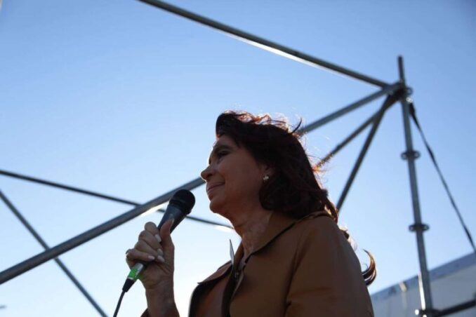 Cristina Kirchner en Río Gallegos: “los argentinos y argentinas se merecen mejores medios de comunicación”