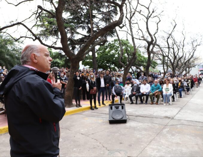 Municipio de Lanús: Medallas y reconocimientos para los empleados que cumplieron 25 y 30 años de servicio