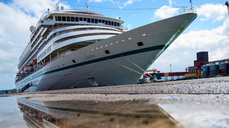 Se habilitó la entrada al país de micros internacionales y se flexibilizó las condiciones para los cruceros bioceánicos