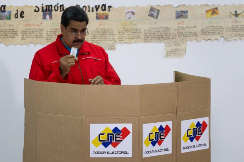Elecciones regionales en Venezuela: El “chavismo” consolidó su poder con el 60% de abstención y una oposición dividida