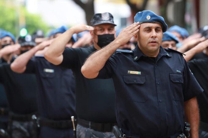 Lanús: reconocimiento y entrega de medallas a los agentes de la Patrulla de Respuesta Inmediata