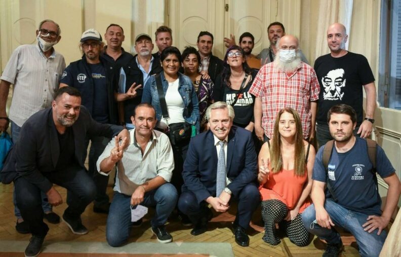 El Gobierno prepara el “festejo” por el Día de la Democracia con una movilización masiva a Plaza de Mayo y acto con Lula