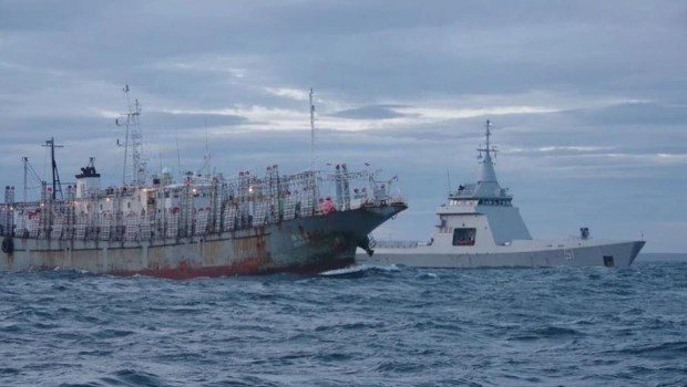 Avanzan 300 buques pesqueros chinos hacia la zona exclusiva argentina del Atlántico Sur