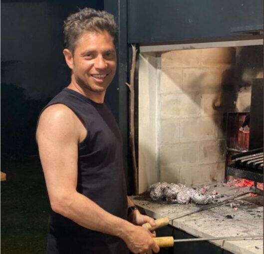Javier Milei: "Mientras tanto... millones de argentinos la pelean para ver cómo van estirando la polenta"