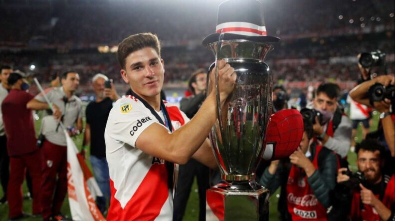 El crack de River Julián Álvarez recibió tres millonarias ofertas de clubes europeos