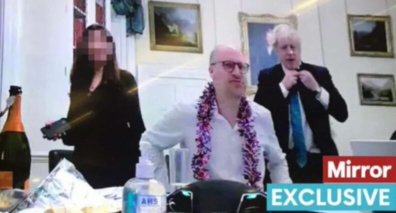 Boris Johnson cada vez más complicado: filtran una nueva foto de festejo en plena cuarentena