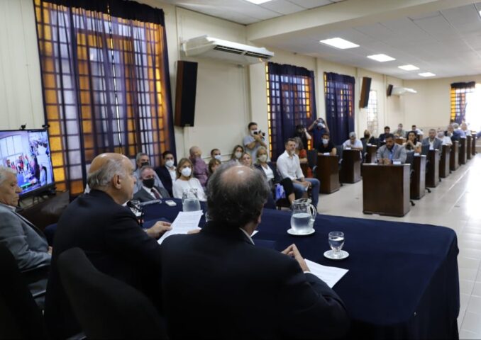 Inicio de sesiones del HCD de Lanús: pedido de la policía local, obras en 400 calles  y delegaciones municipales son los ejes del discurso de Grindetti 