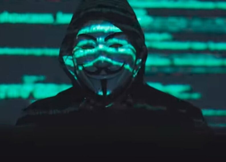 La "guerra cibernética" está declarada: Anonymous hackeó la televisión en Rusia