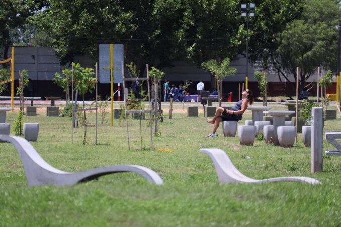 Renovación integral del velódromo, el parque industrial y diversas plazas de Lanús