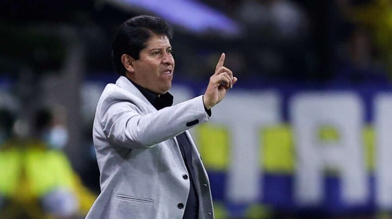 El entrenador de Always Ready apuntó contra el juez internacional: “el árbitro estaba comprado por Boca”