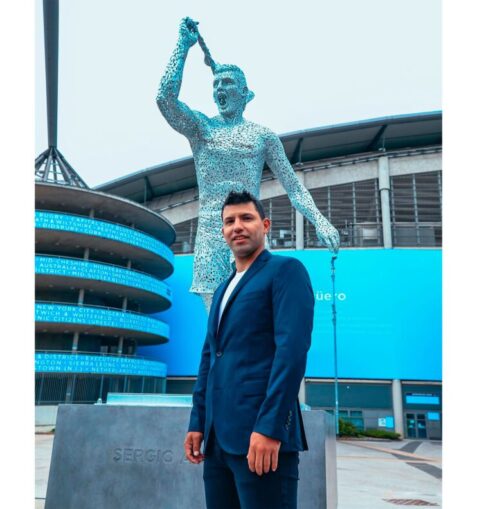 El Manchester City inauguró la estatua dedicada al “Kun” Agüero máximo goleador de la historia del club inglés