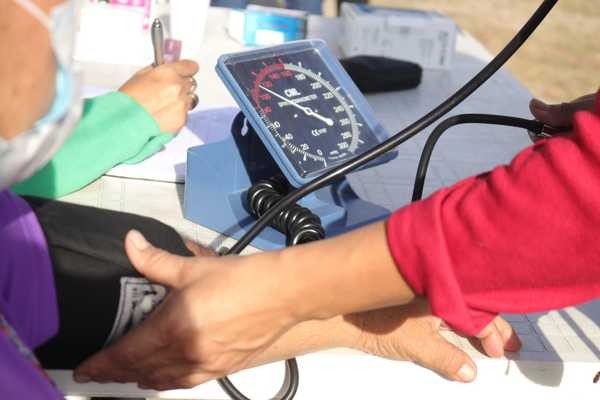 Operativos de salud en Villa Caraza