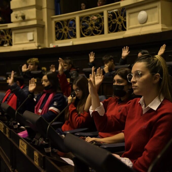 El Parlamento Joven de Lanús llegó a la Honorable Cámara de Diputados bonaerense