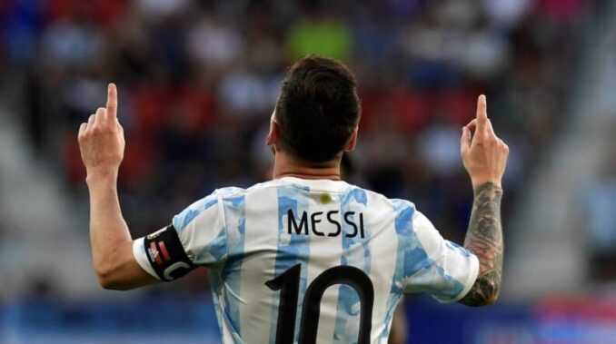 Lionel Messi, el máximo goleador de todos los tiempos, quedó tercero y va por Ronaldo