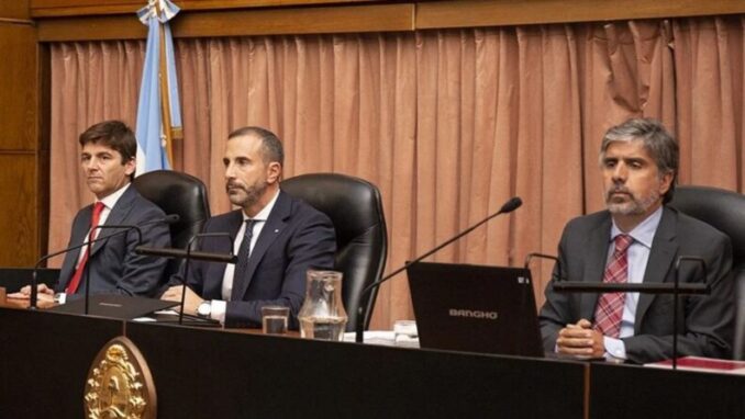Reforzarán la seguridad de los integrantes del tribunal que juzgan a Cristina Kirchner tras una serie de amenazas