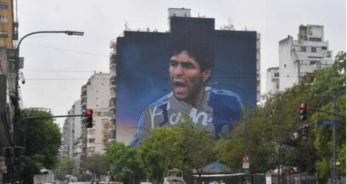MURAL MARADONA