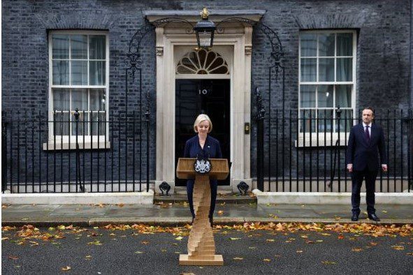 Grave crisis política tras la renuncia de: Liz Truss: los Tories piensan nuevamente en Boris Johnson